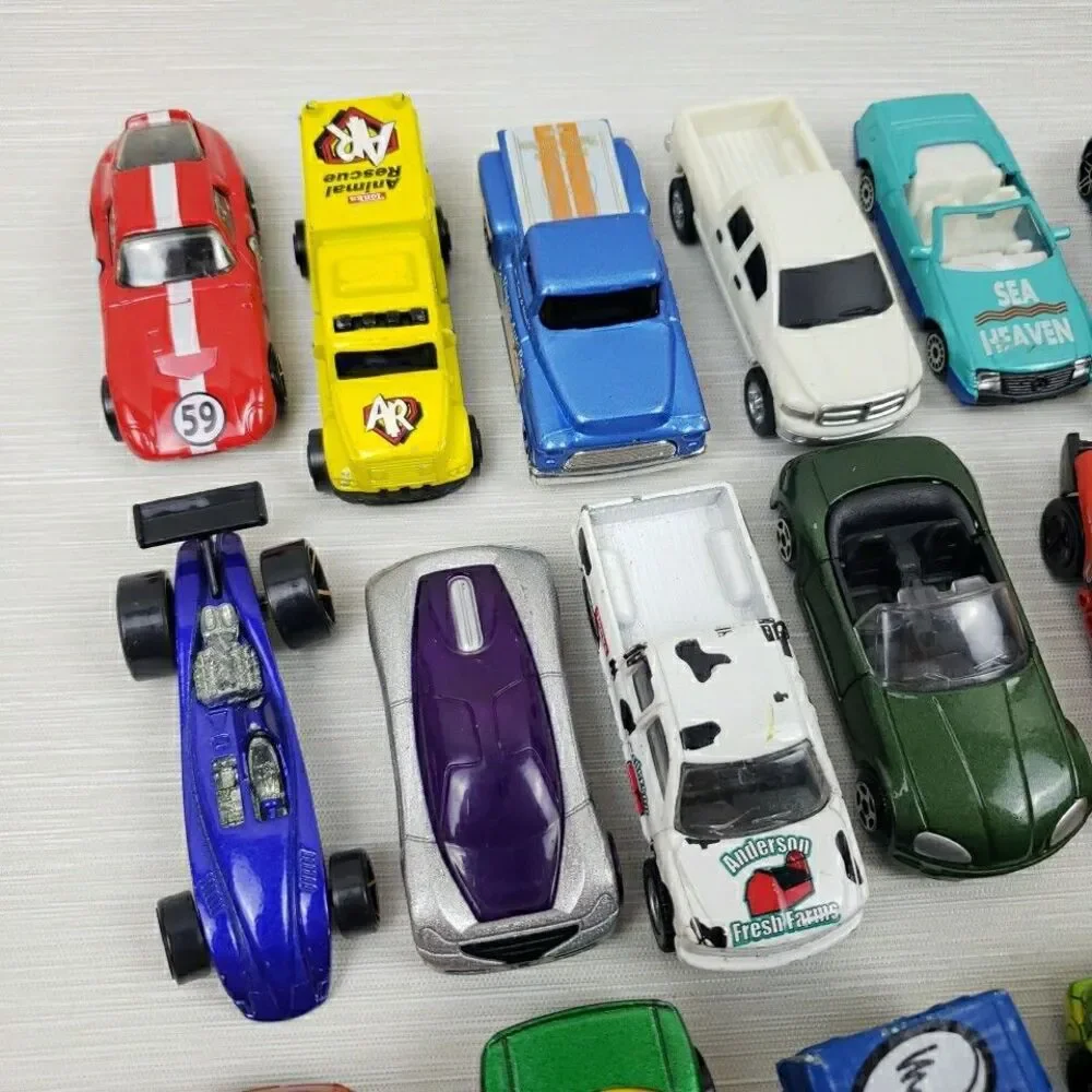Mix Lot 44 Die Cast Cars Trucks Hot Wheels Maisto Vintage-Present Flaws Toy